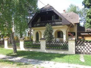 Отель Happy Garden Siófok  Шиофок